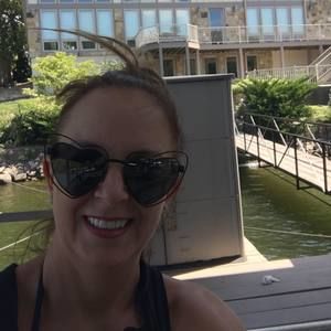 Meet your Posher, Kelly